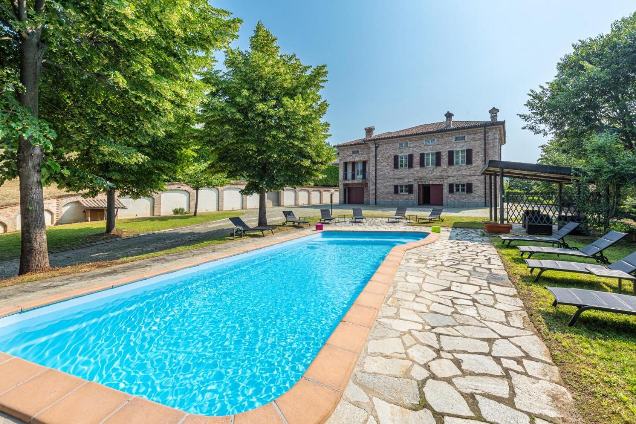 Corneliano d'Alba Villa Cornelia , Entire Villa With Private Pool מראה חיצוני תמונה