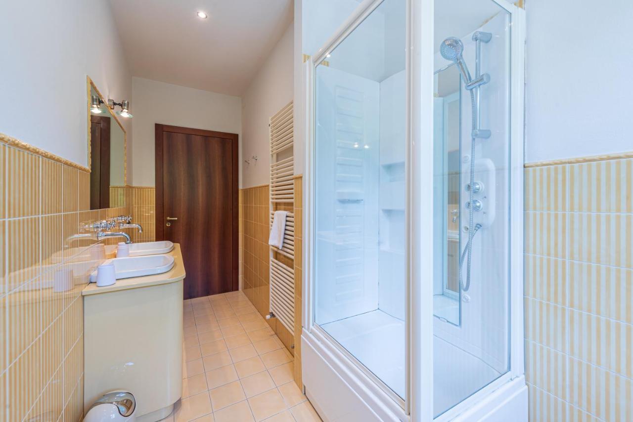 Corneliano d'Alba Villa Cornelia , Entire Villa With Private Pool מראה חיצוני תמונה