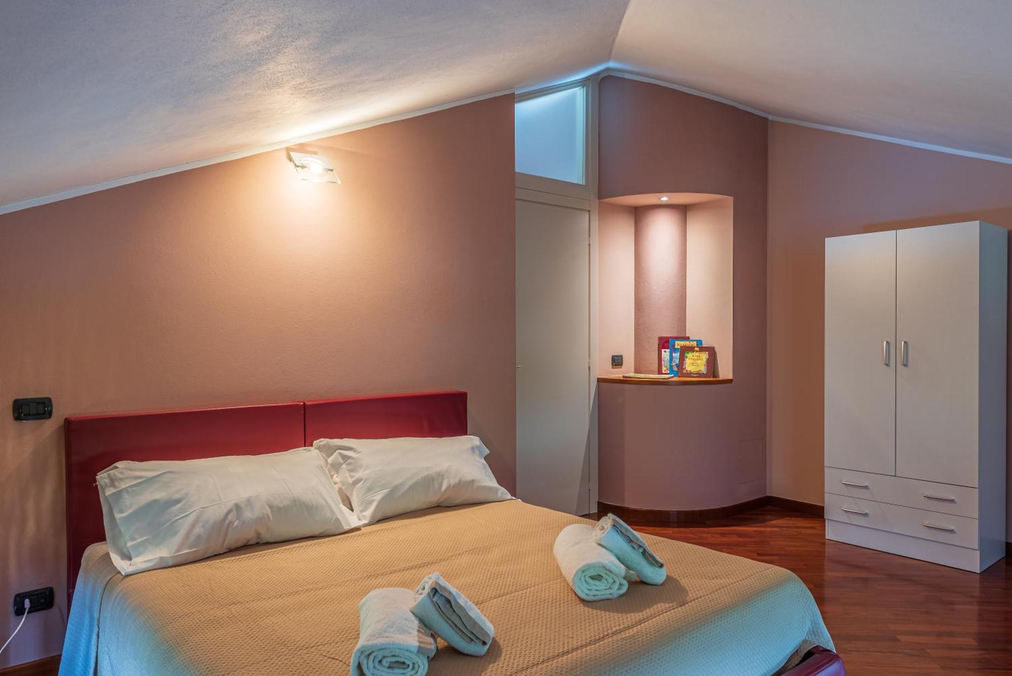 Corneliano d'Alba Villa Cornelia , Entire Villa With Private Pool מראה חיצוני תמונה