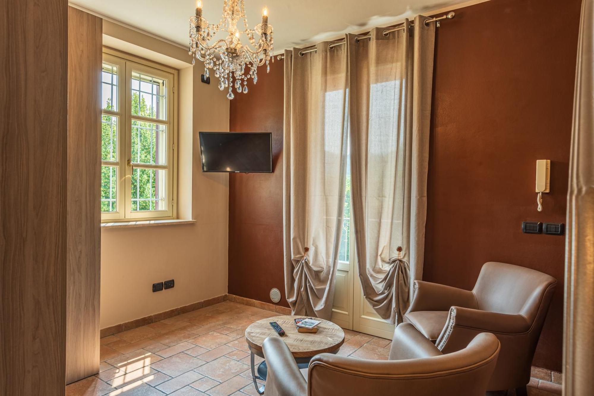 Corneliano d'Alba Villa Cornelia , Entire Villa With Private Pool מראה חיצוני תמונה