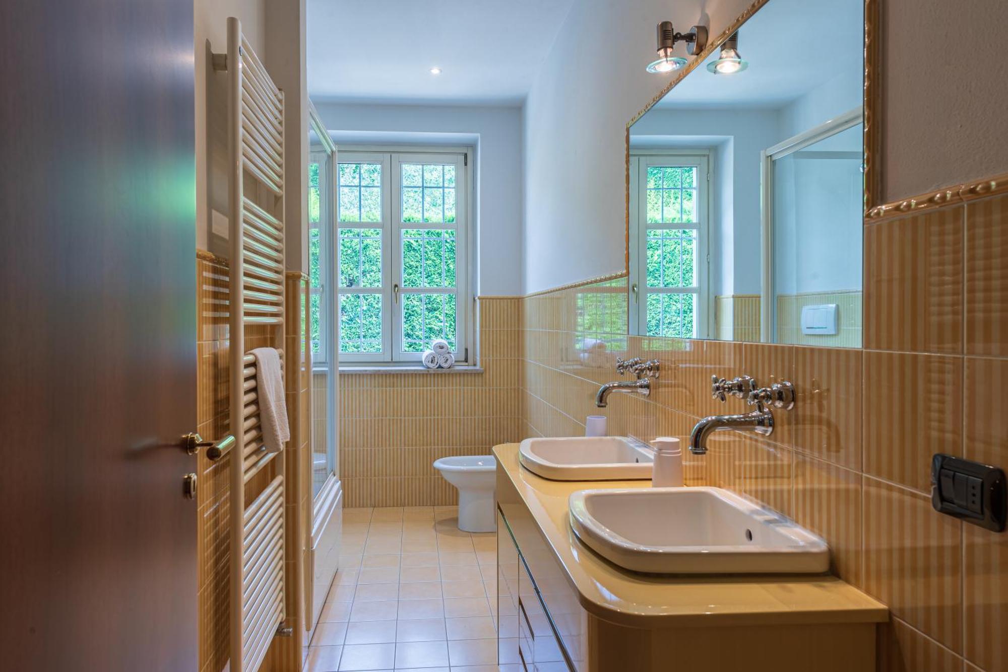 Corneliano d'Alba Villa Cornelia , Entire Villa With Private Pool מראה חיצוני תמונה